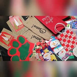 CHRISTMAS GIFT BAGS WINE AND SMALL